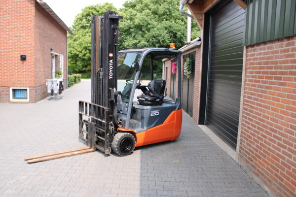 Toyota 8fbe20t heftruck elektrische triplex lepelversteling - Afbeelding 5