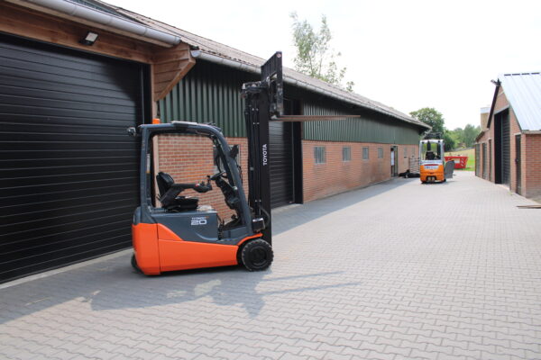 Toyota 8fbe20t heftruck elektrische triplex lepelversteling - Afbeelding 17