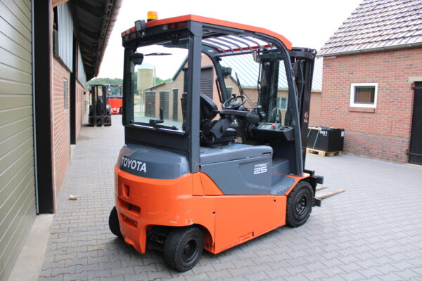Toyota 8fbmt25 heftruck elektrische triplex sideshift 4 de functie - Afbeelding 4