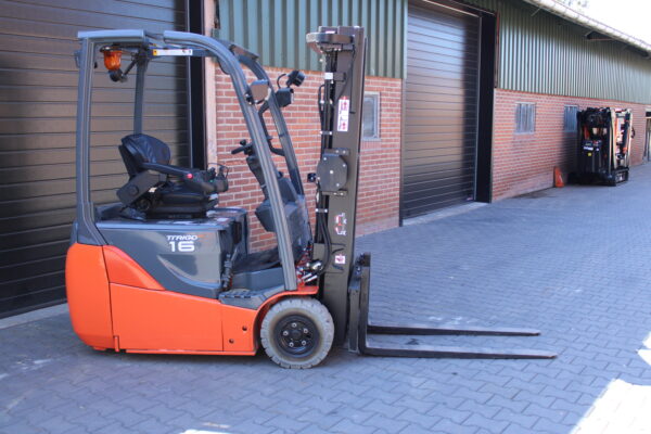 Toyota 8fbe16 heftruck elektrische nieuwe accu triplex sideshift