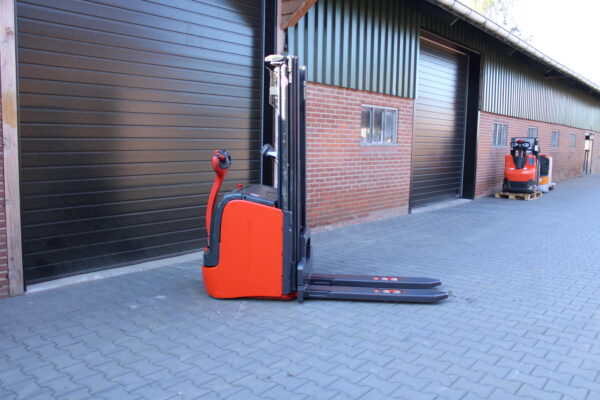 Linde L16 stapelaar triplex weegsysteem