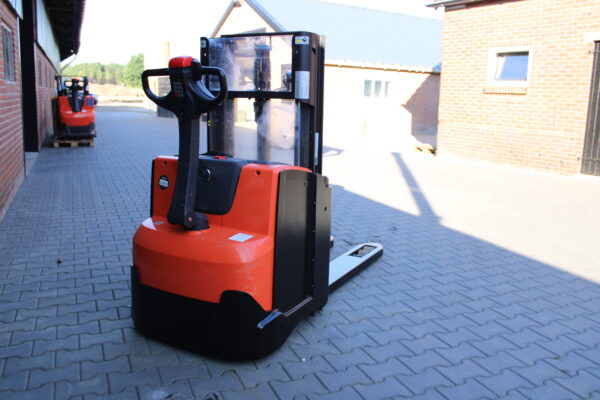 Toyota SWE200d stapelaar elektrische met pompwagen functie - Afbeelding 4