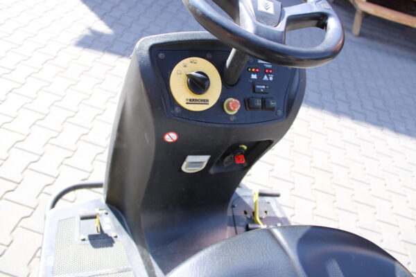 Kärcher KM100/100 veegmachine elektrische met maar 585 uur - Afbeelding 8