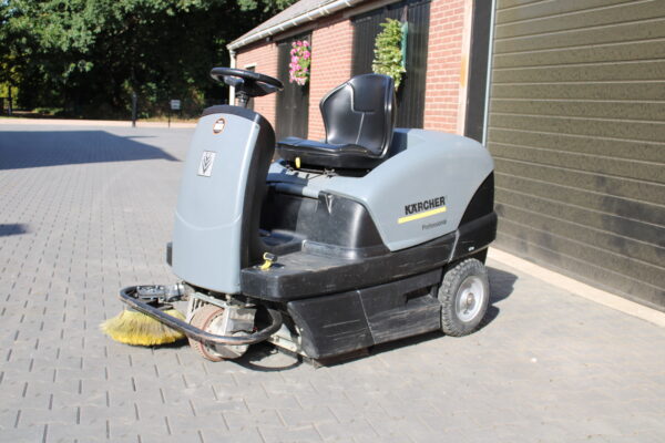 Kärcher KM100/100 veegmachine elektrische met maar 585 uur