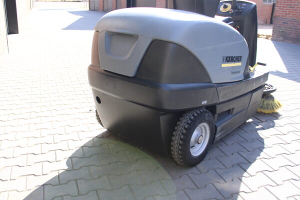 Kärcher KM100/100 veegmachine elektrische met maar 585 uur - Afbeelding 6