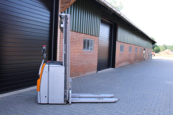 Still exv16 stapelaar elektrische triplex freelift
