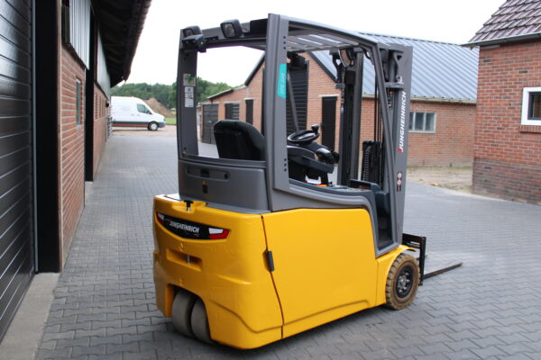 Jungheinrich EFG216 heftruck elektrische triplex freelift sideshift - Afbeelding 6