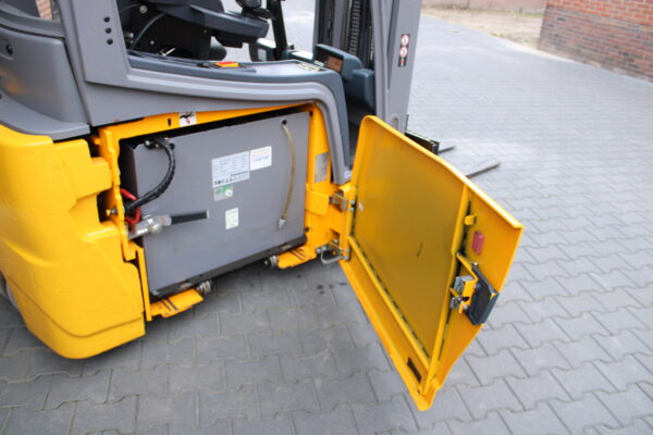 Jungheinrich EFG216 heftruck elektrische triplex freelift sideshift - Afbeelding 7