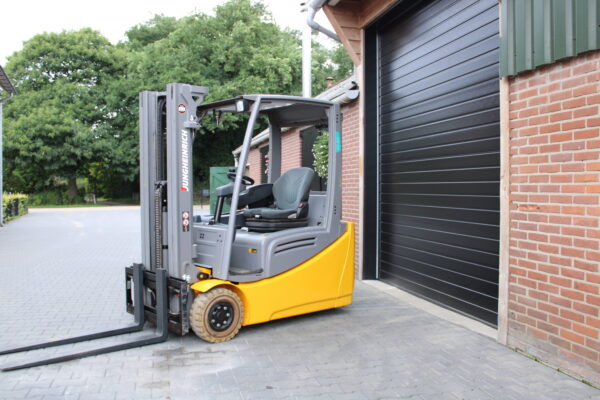 Jungheinrich EFG216 heftruck elektrische triplex freelift sideshift - Afbeelding 9