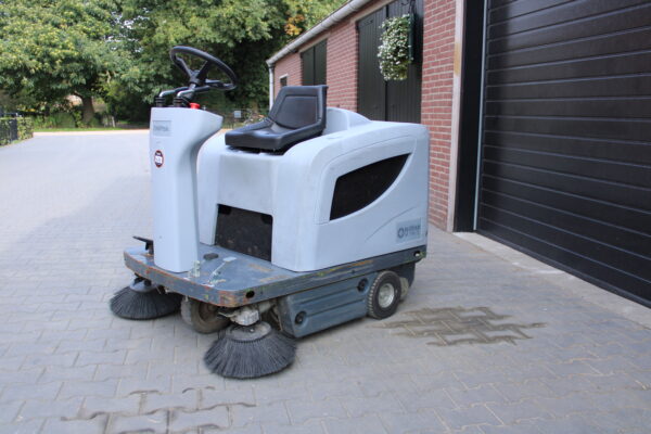 Nilfisk SR1101B veegmachine elektrische goed werkend - Afbeelding 5