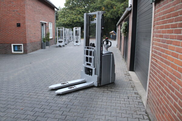 Still exv16 stapelaar nieuwe accu elektrische triplex freelift - Afbeelding 8