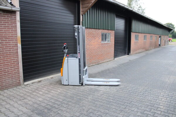 Still EXV14 stapelaar elektrische triplex freelift