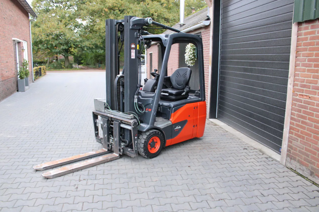Linde E16 heftruck elektrische triplex sideshift lepelverstelling - Afbeelding 11