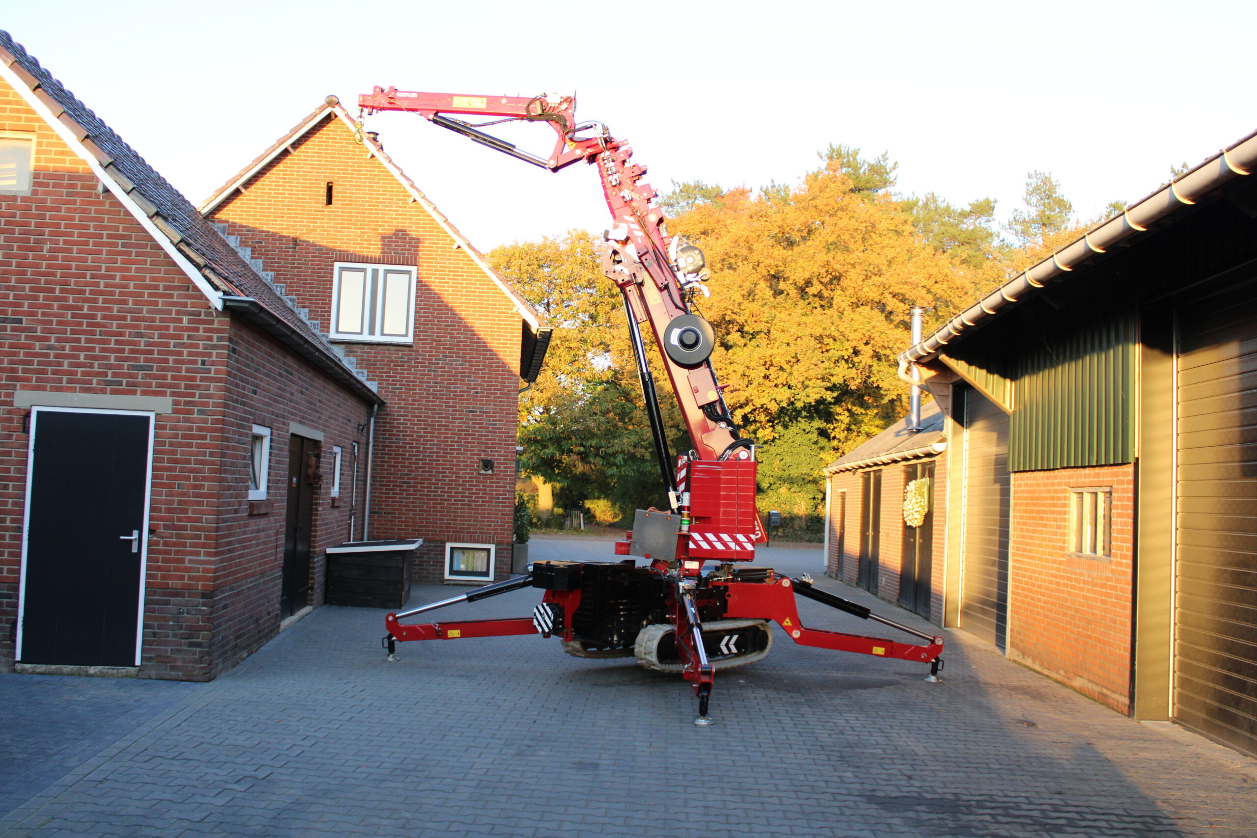 Hoeflon C10 bj 2022 met maar 1000 werk uren - Afbeelding 4