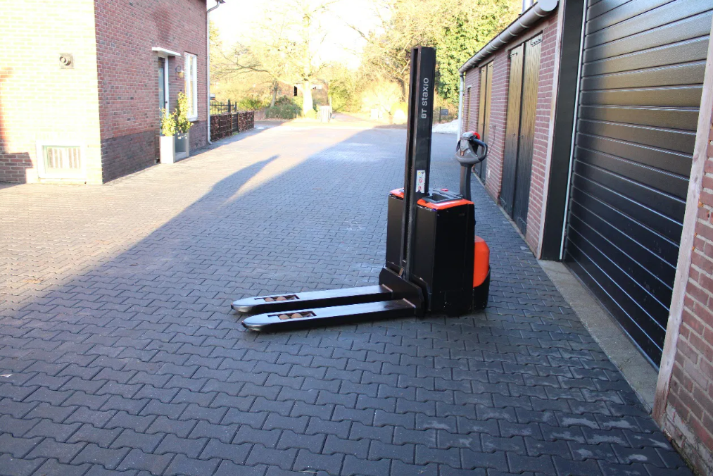 Toyota SWE080L stapelaar elektrische met pompwagen functie - Afbeelding 3