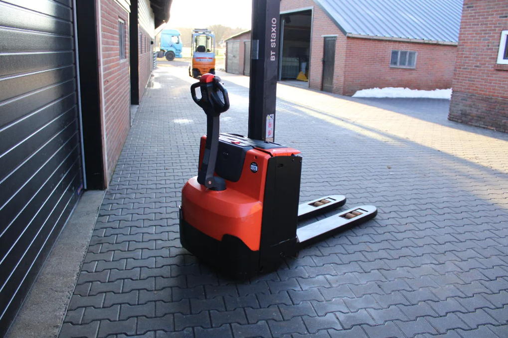 Toyota SWE080L stapelaar elektrische met pompwagen functie - Afbeelding 5