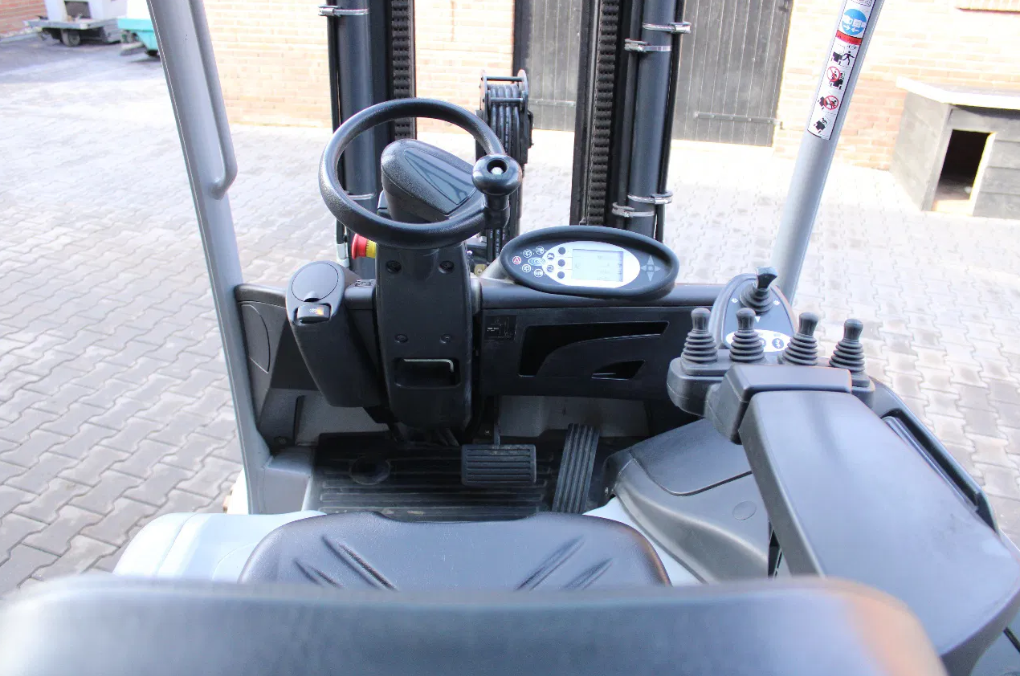 Still RX60 30 heftruck elektrische triplex lepelverstelling sideshift - Afbeelding 13