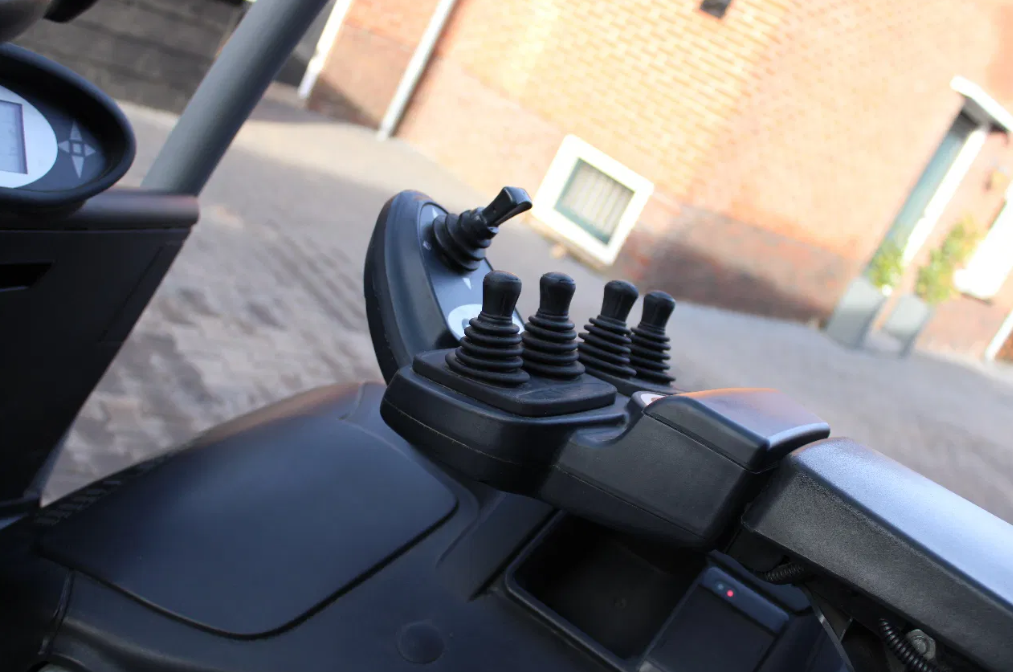 Still RX60 30 heftruck elektrische triplex lepelverstelling sideshift - Afbeelding 15