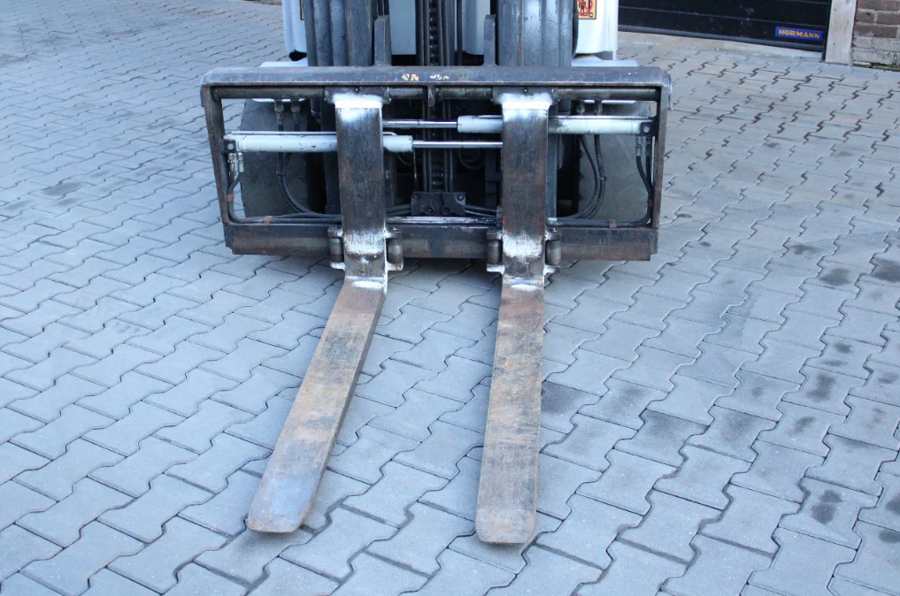 Still RX60-35 heftruck elektrische triplex sideshift lepelverstelling - Afbeelding 8